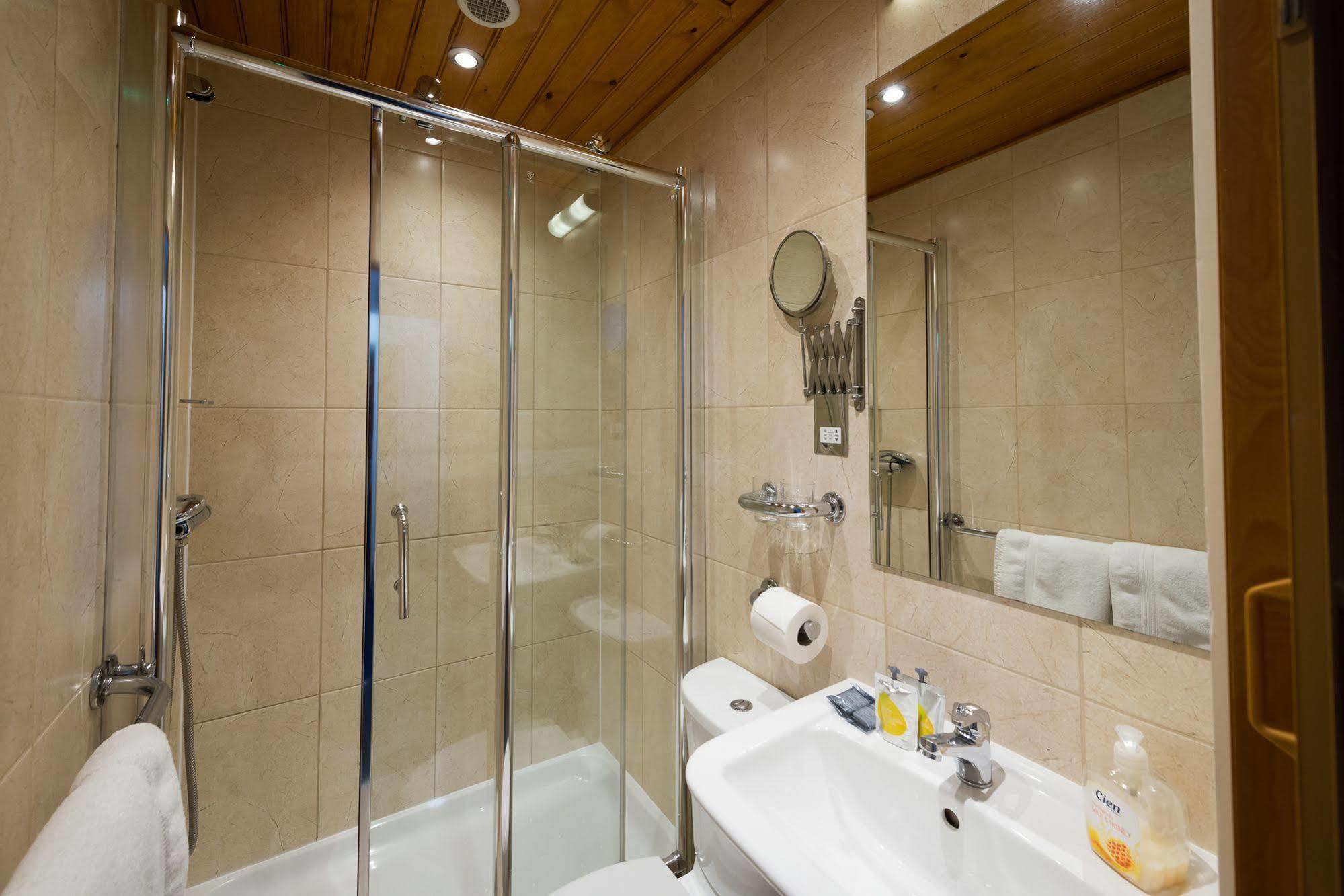 Adria Hotel Londra Dış mekan fotoğraf
